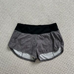 Lululemon Speed Up Lined Short 2.5” in Gray (Size 4)